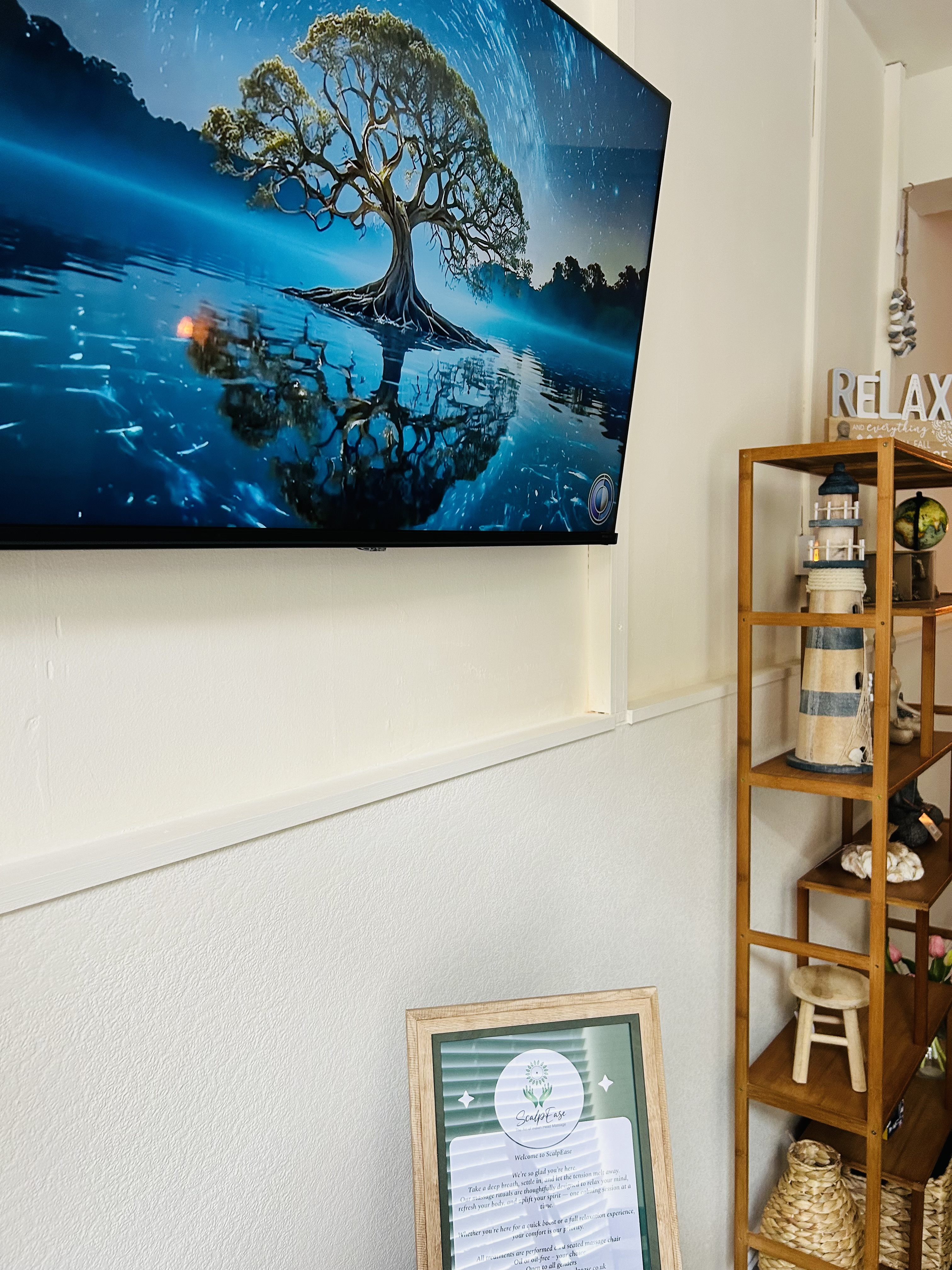 Screen with calming imagery and decor